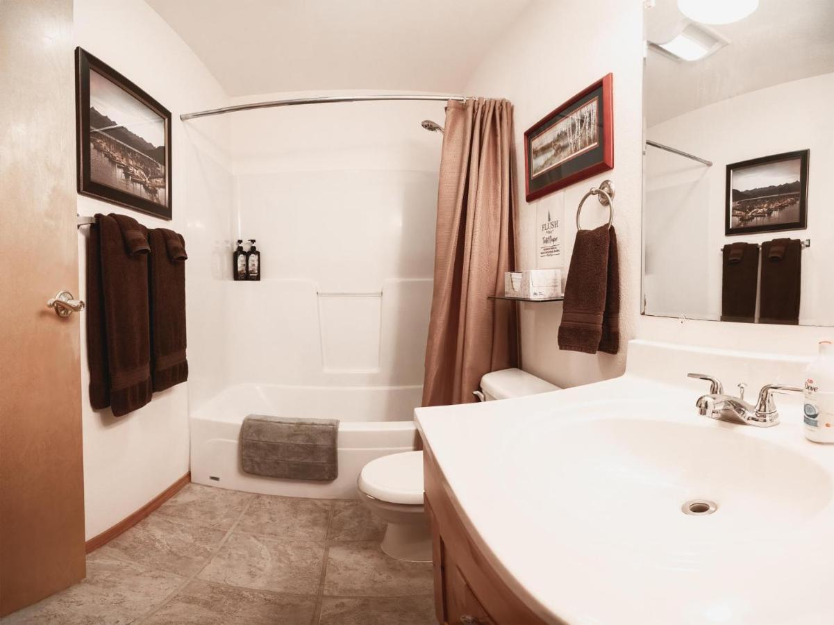 Front Room Lynnview Lodge Haines Εξωτερικό φωτογραφία
